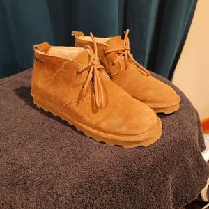 Ladies Bearpaw lace up